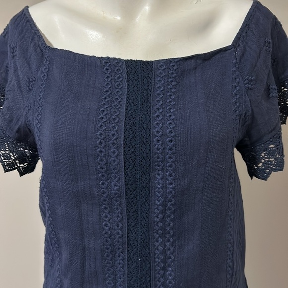 ALICE + OLIVIA Jules Off the Shoulder Top Navy Blue Lace Embroidered Shirt Sz XS - Picture 6 of 13